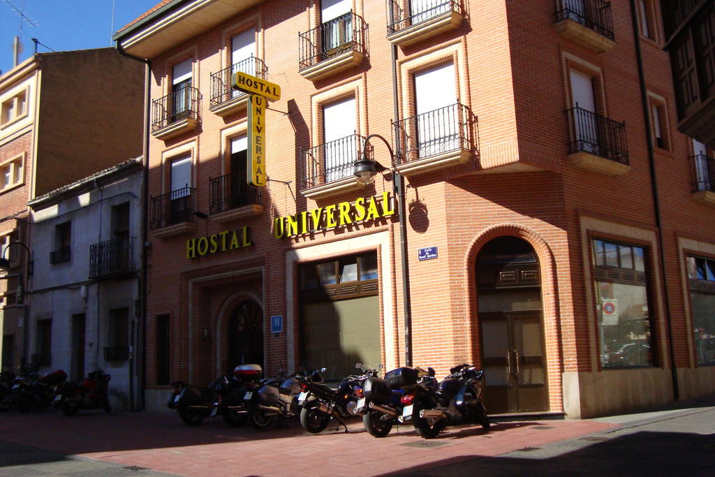 Hostal Universal Benavente Exteriör bild