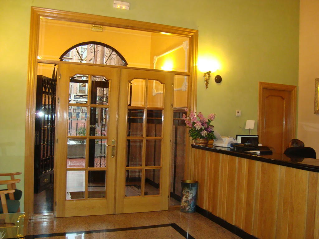 Hostal Universal Benavente Rum bild