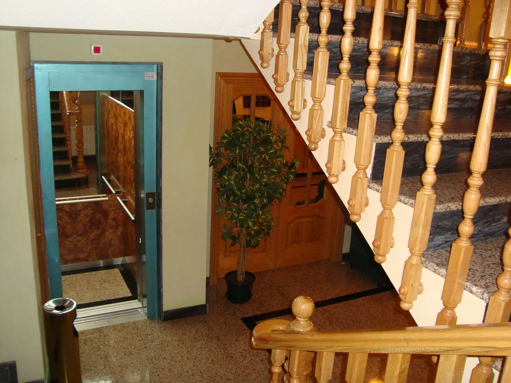 Hostal Universal Benavente Exteriör bild