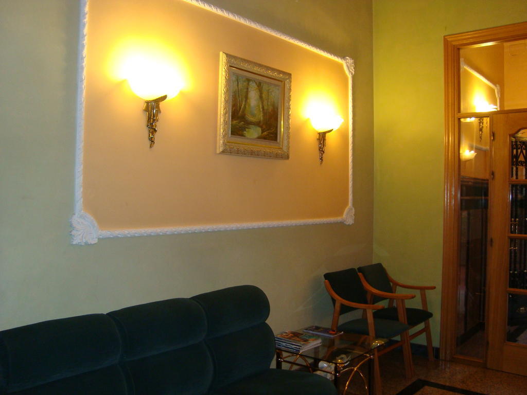 Hostal Universal Benavente Exteriör bild